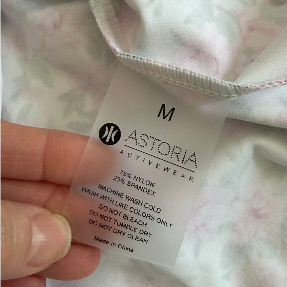 Astoria Luxe Balance Mockneck Sports Crop and Tennis Skirt Medium NWOT - Picture 12 of 12